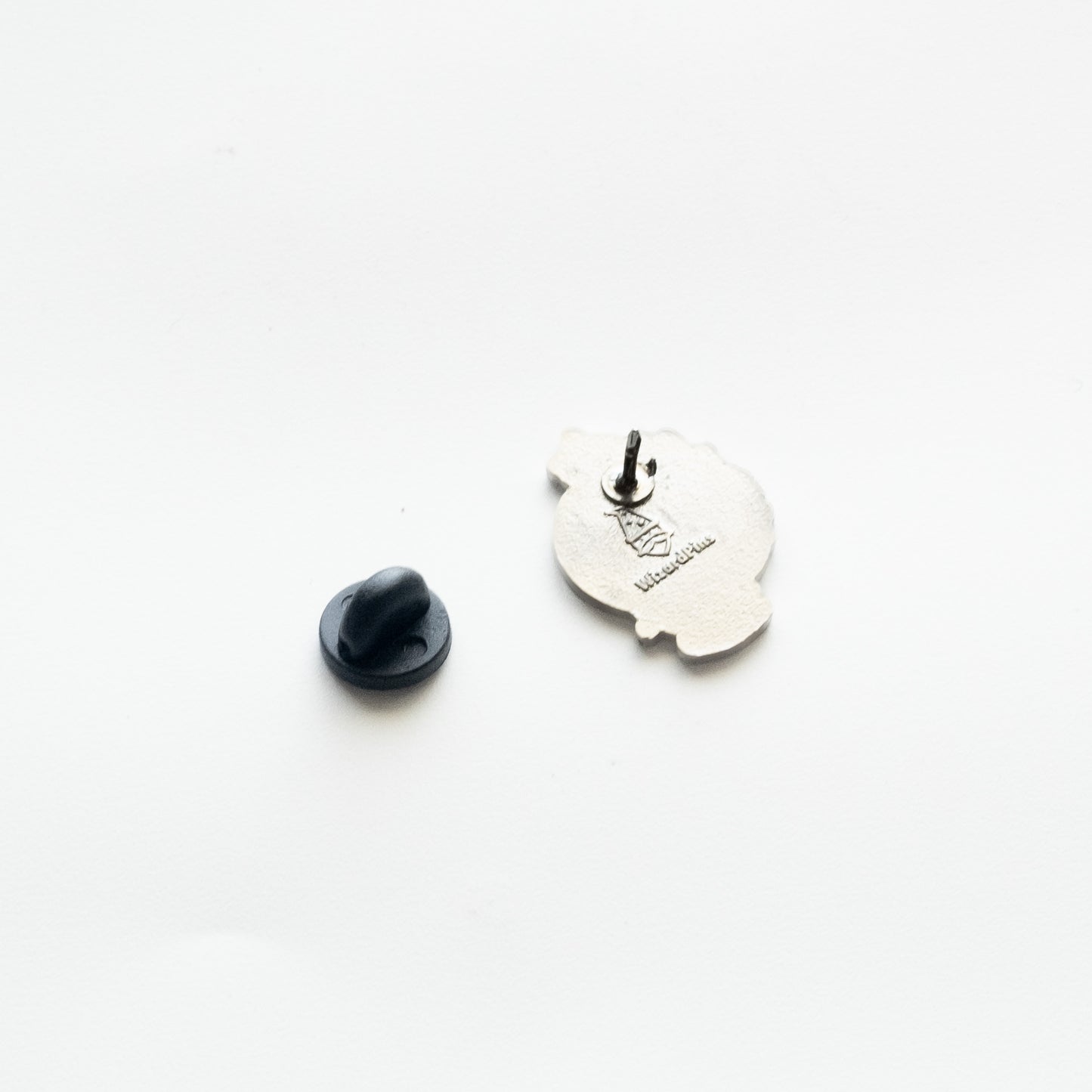 Globe - Enamel Pin