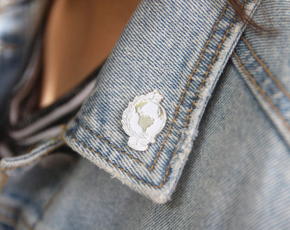 Globe - Enamel Pin